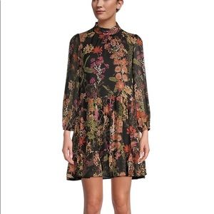 Floral long-sleeved tiered mini dress